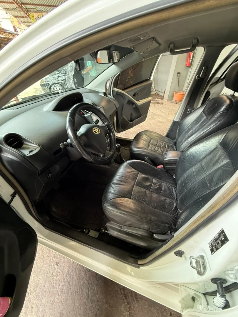 Carro Toyota Yaris 2006 en Caracas — foto 11