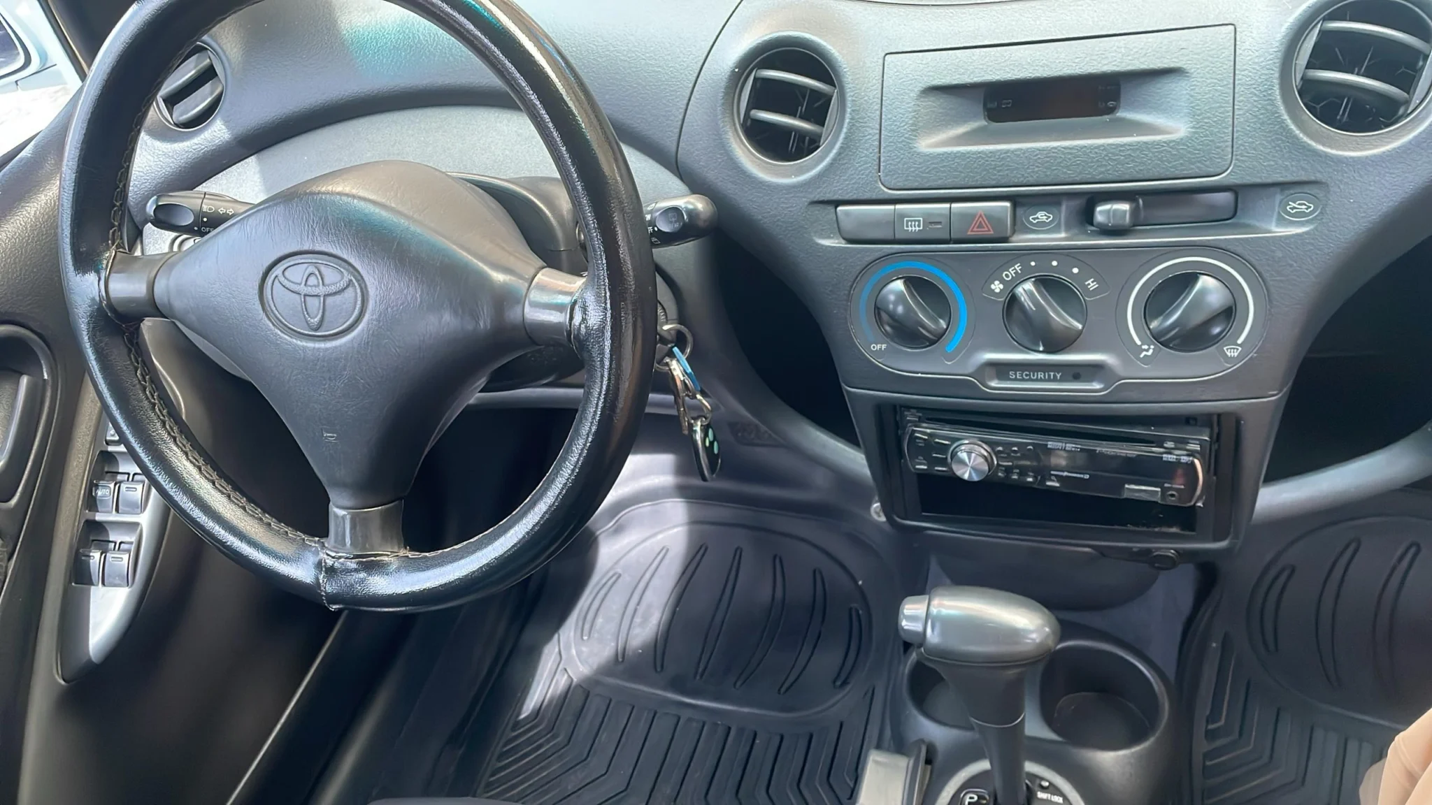 Carro Toyota Yaris S 2005 en Mérida — foto 3