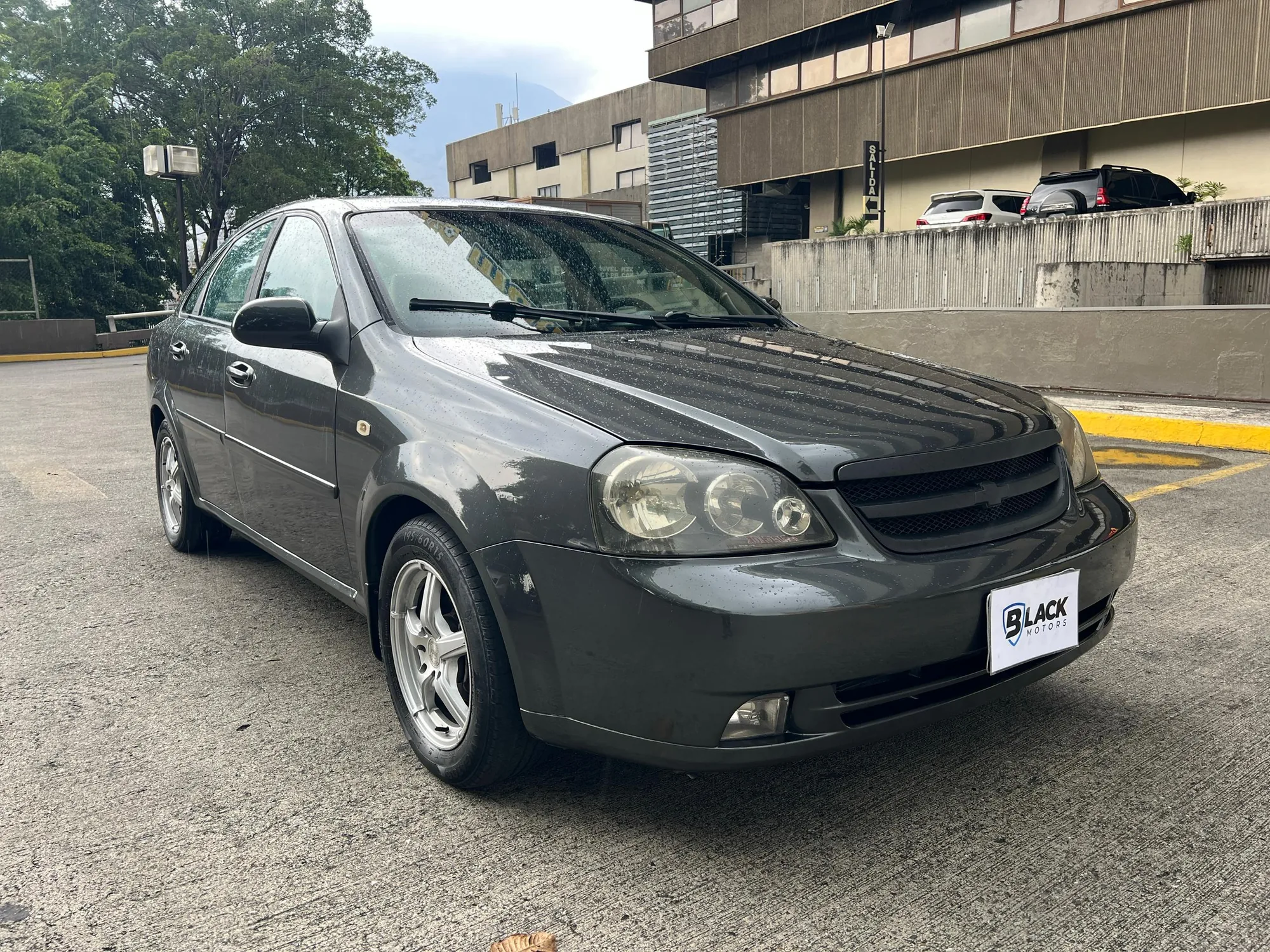 Sedán Chevrolet Optra 2008 en Caracas — foto 3