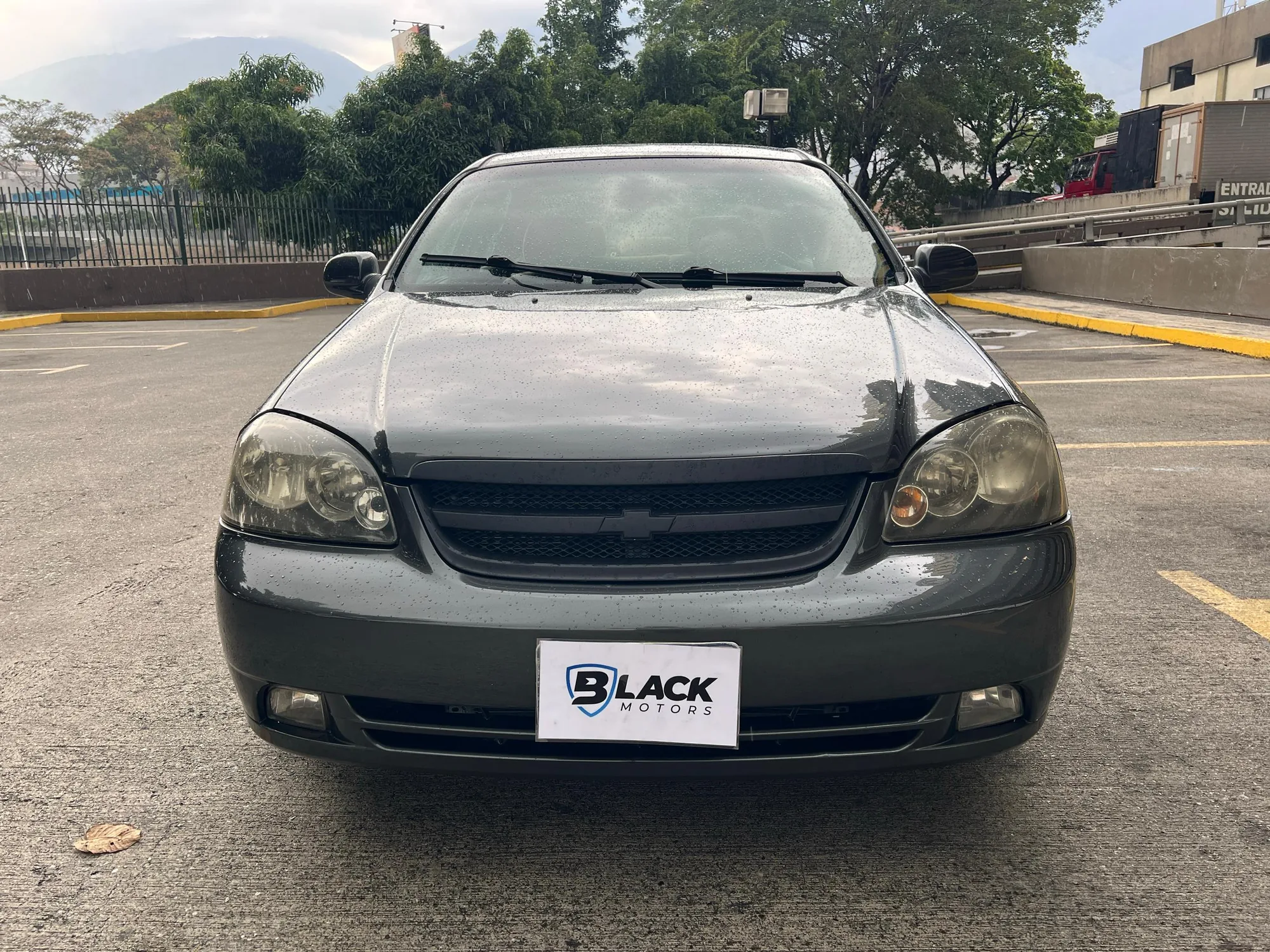 Sedán Chevrolet Optra 2008 en Caracas — foto 8