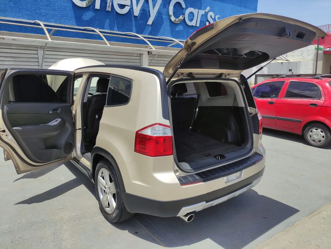 Wagon Chevrolet Orlando 2013 2.4 L en Cabimas — foto 11