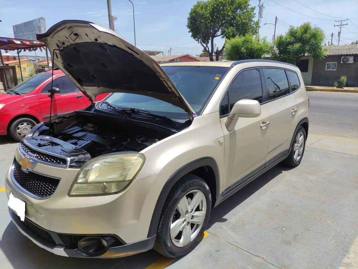 Wagon Chevrolet Orlando 2013 2.4 L en Cabimas — foto 2