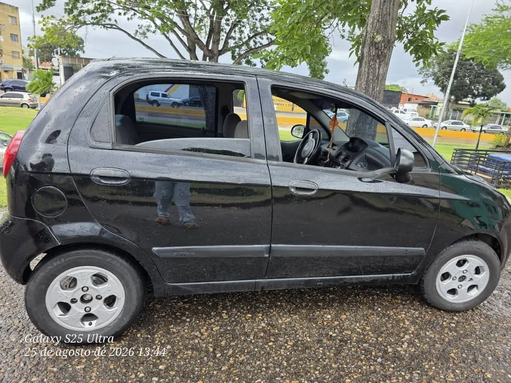 Hatchback Chevrolet Spark 2011 1.0 en Maturín — foto 2
