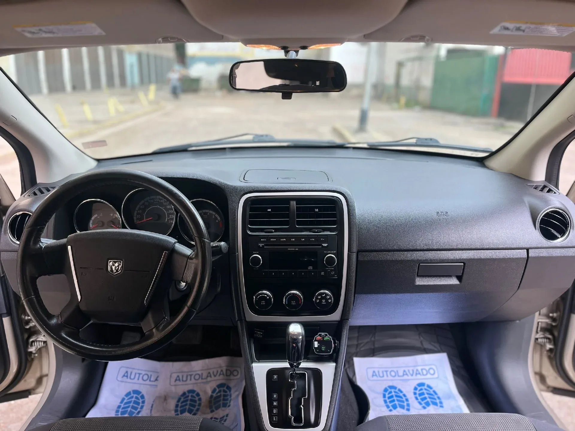 Sedán Dodge Caliber 2020 LE en Caracas — foto 10