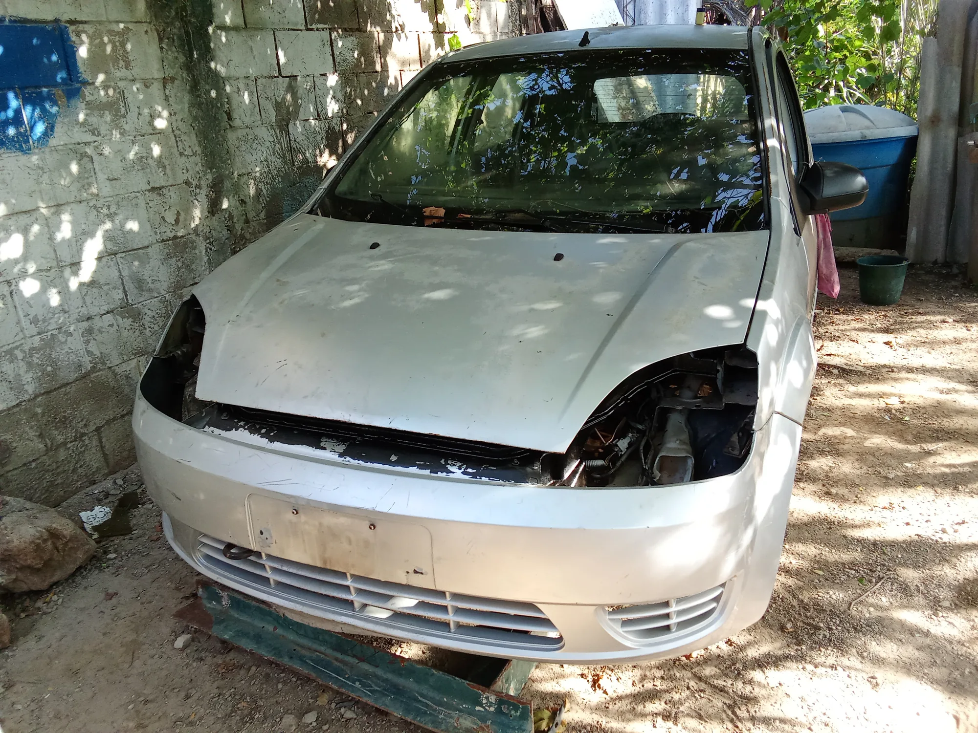 VENTA DE REPUESTOS Sedán Ford Fiesta 2005 Power en Villa Rosa — foto 4