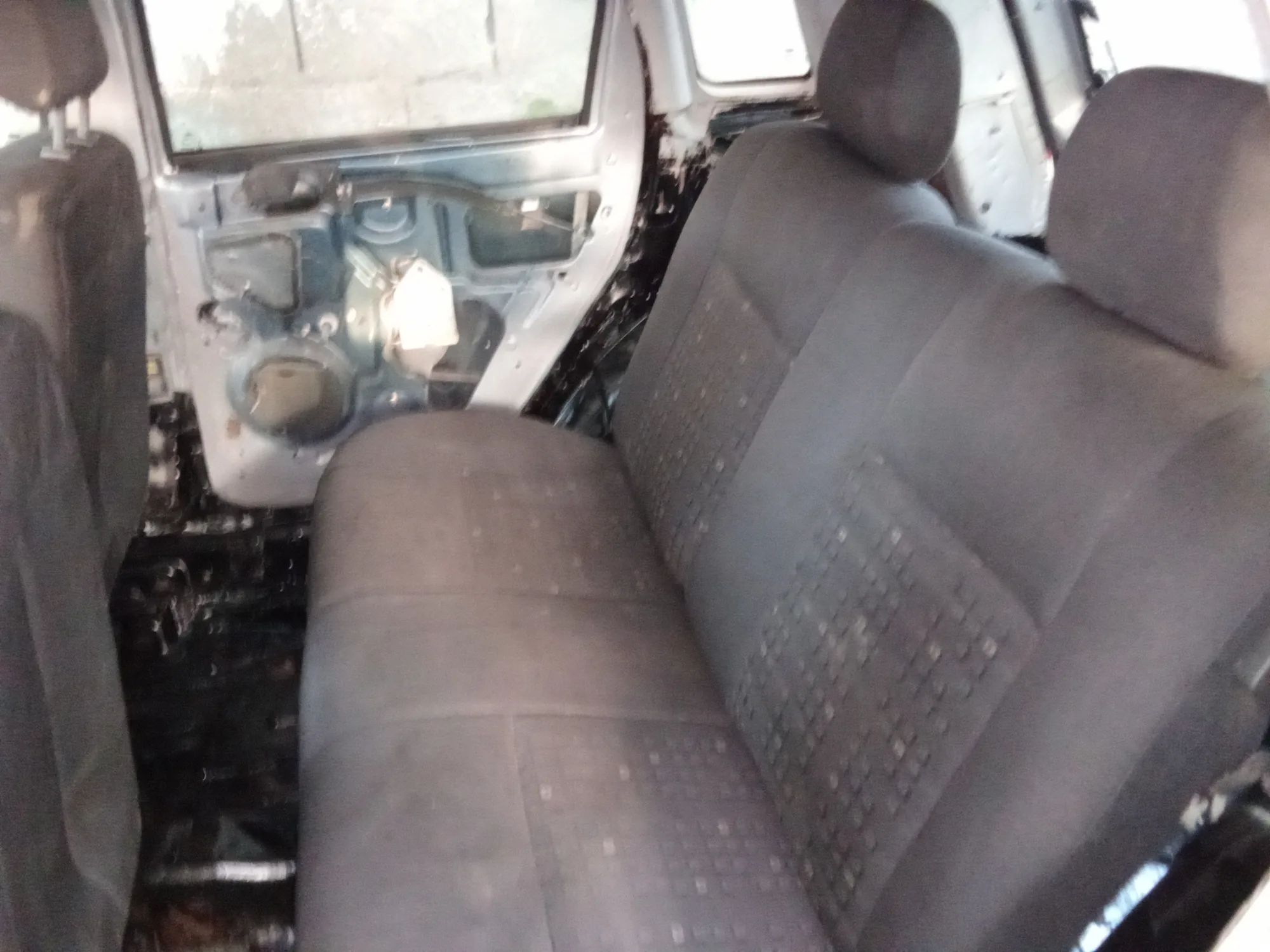 VENTA DE REPUESTOS Sedán Ford Fiesta 2005 Power en Villa Rosa — foto 6