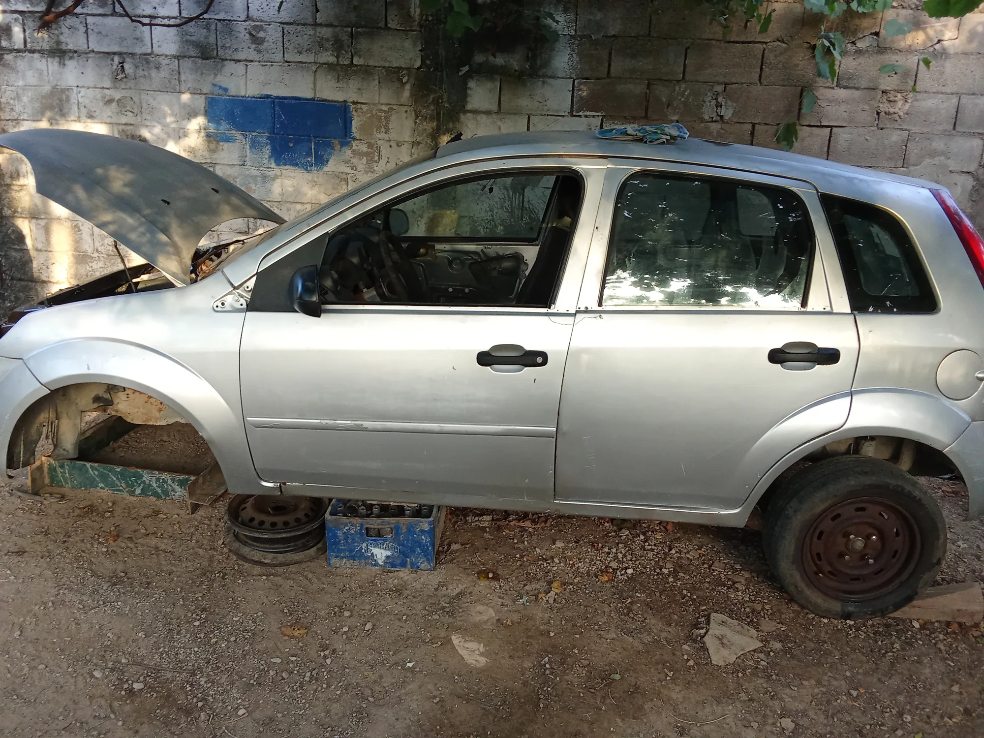 VENTA DE REPUESTOS Sedán Ford Fiesta 2005 Power en Villa Rosa — foto 7