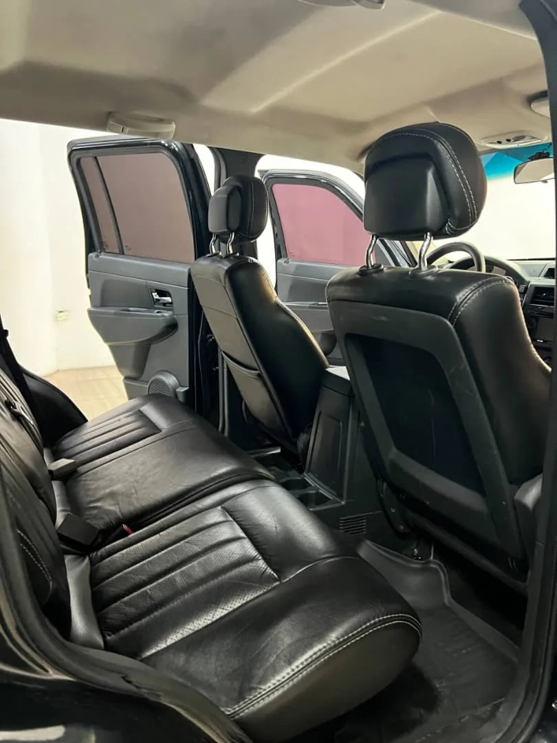Camioneta Jeep Cherokee kk 2012 A en Libertador — foto 9