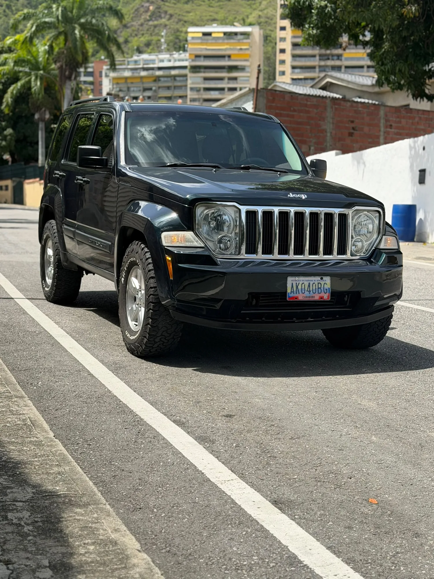 Camioneta Jeep Cherokee kk 2013 A en Libertador