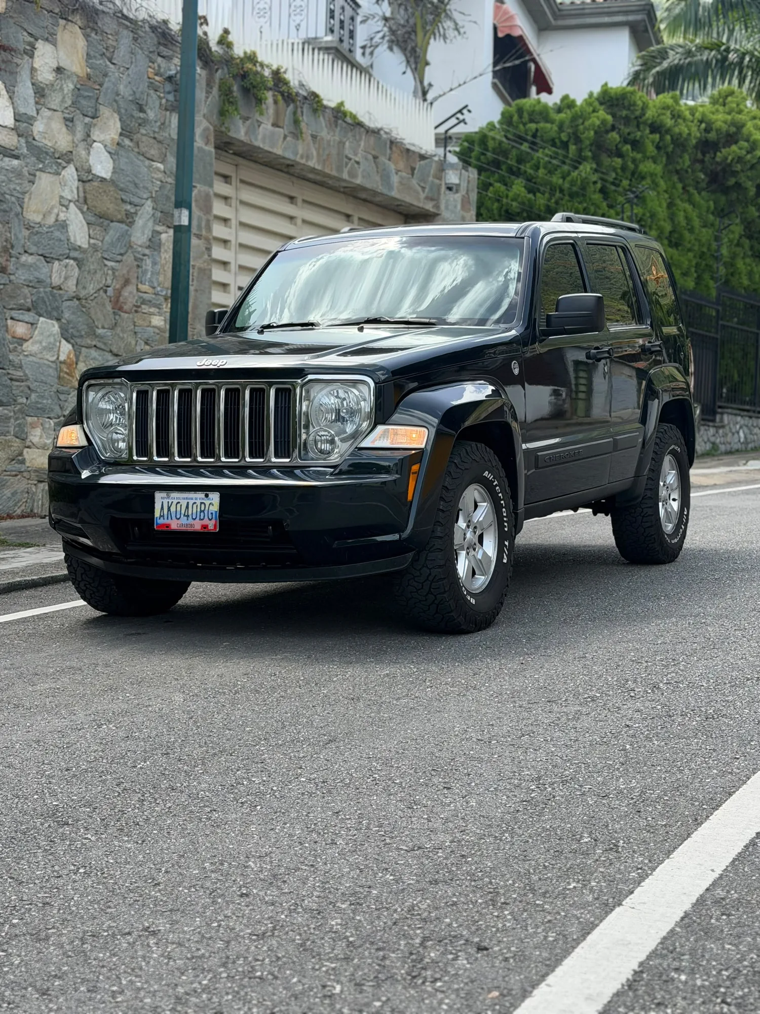 Camioneta Jeep Cherokee kk 2013 A en Libertador — foto 2