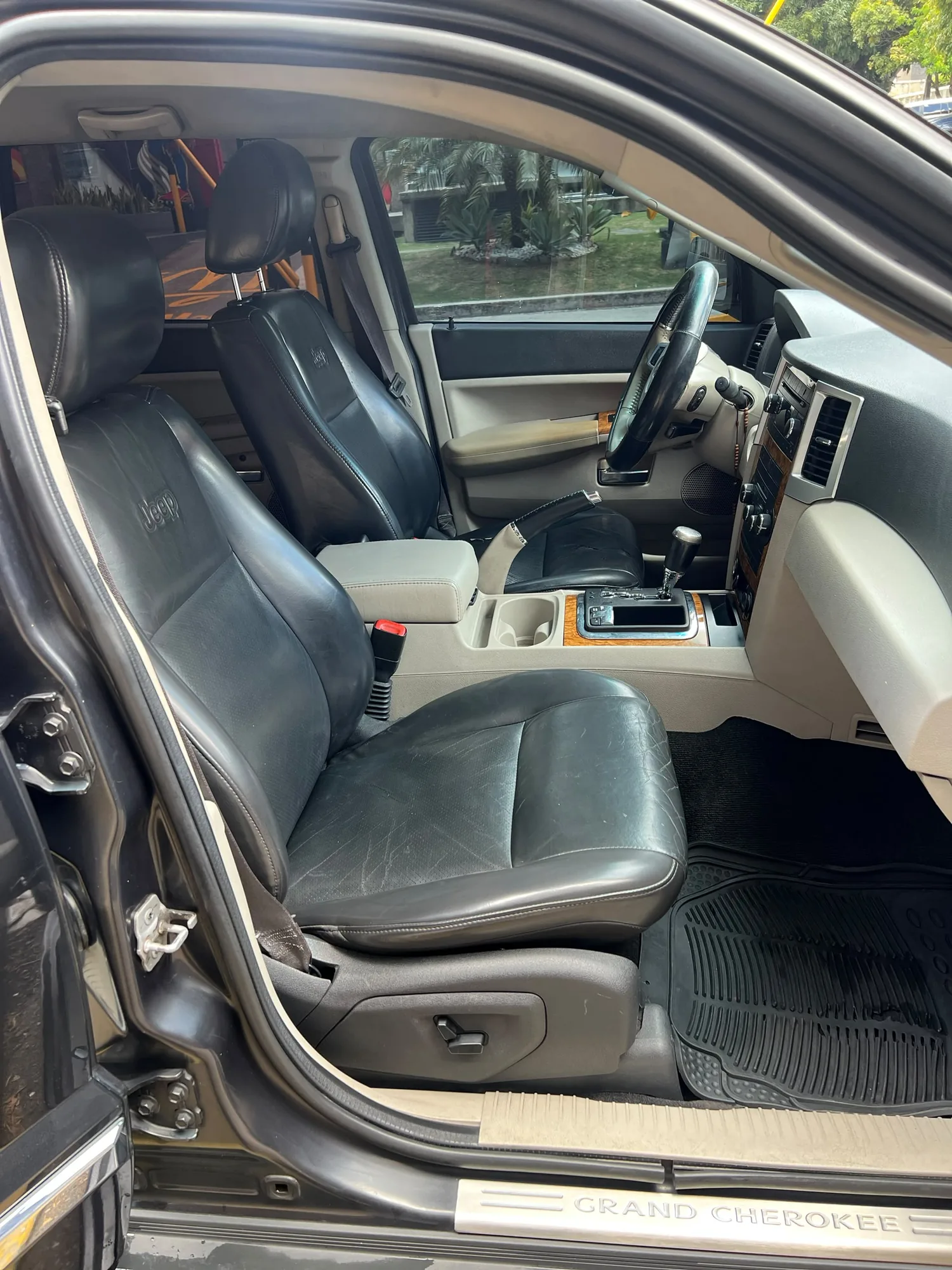 Camioneta Jeep Grand Cherokee 2008 en Caracas — foto 6