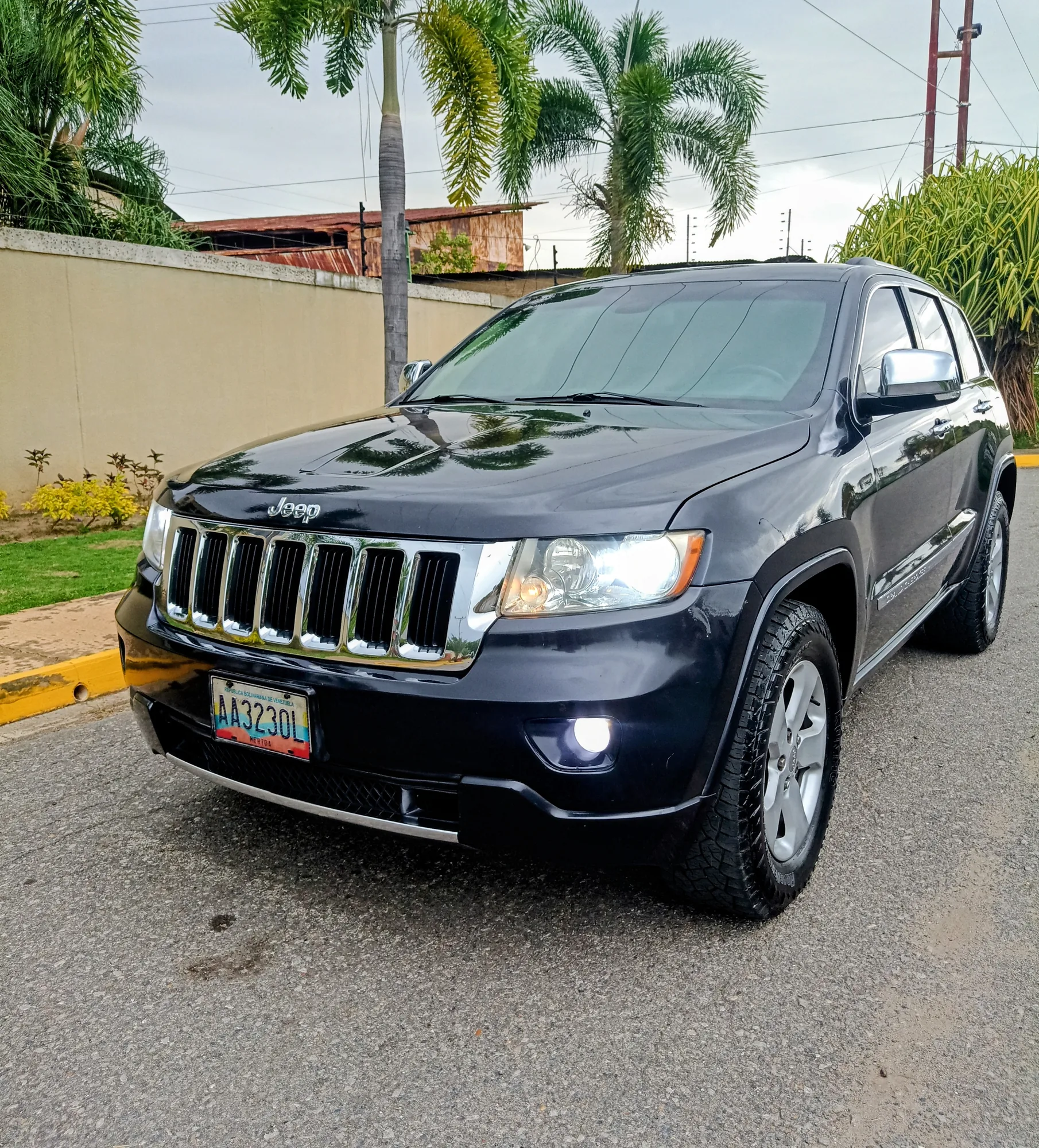 Camioneta Jeep Grand Cherokee 4G 2011 Sport wagon en Barcelona