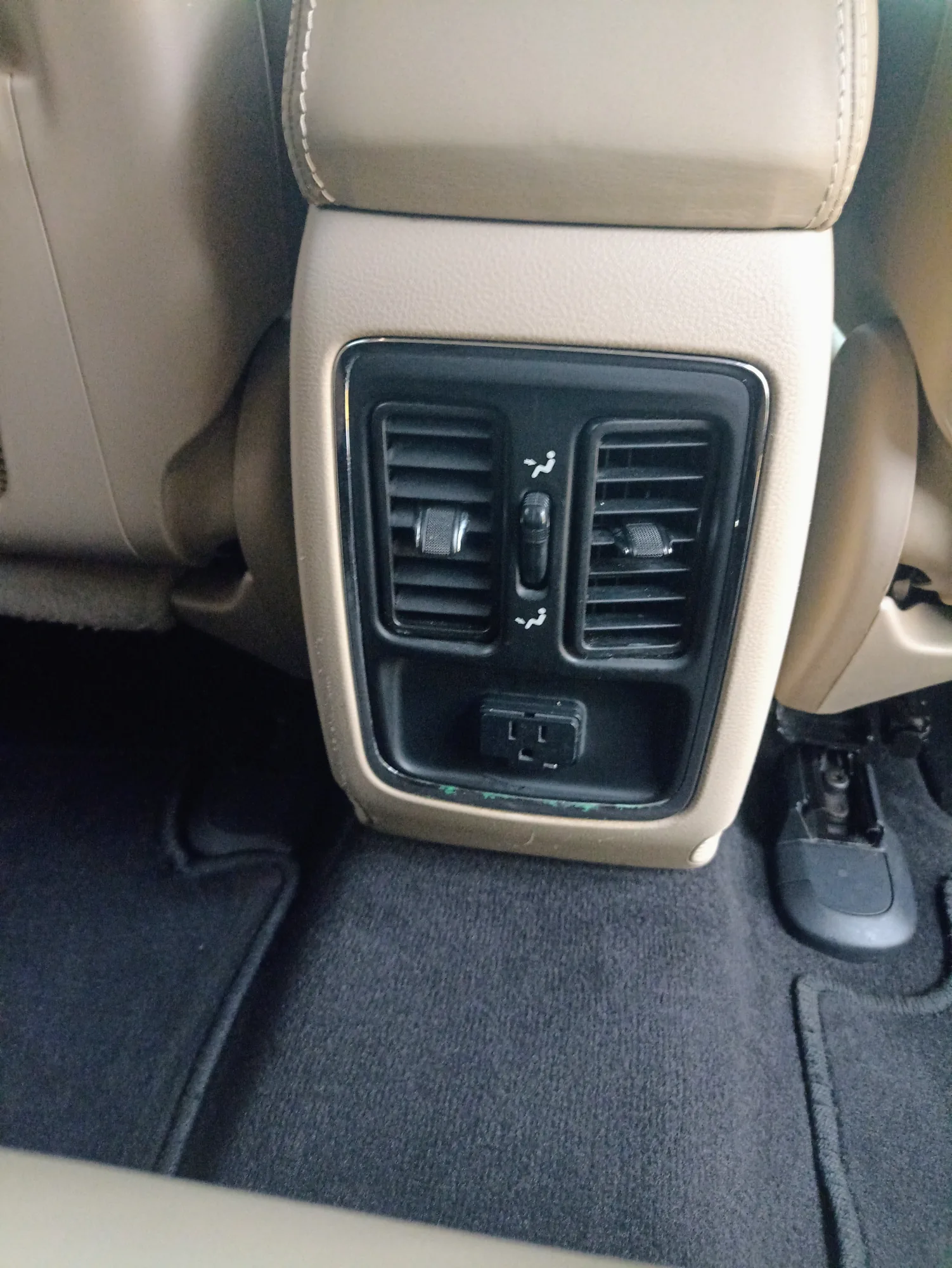 Camioneta Jeep Grand Cherokee 4G 2011 Sport wagon en Barcelona — foto 12