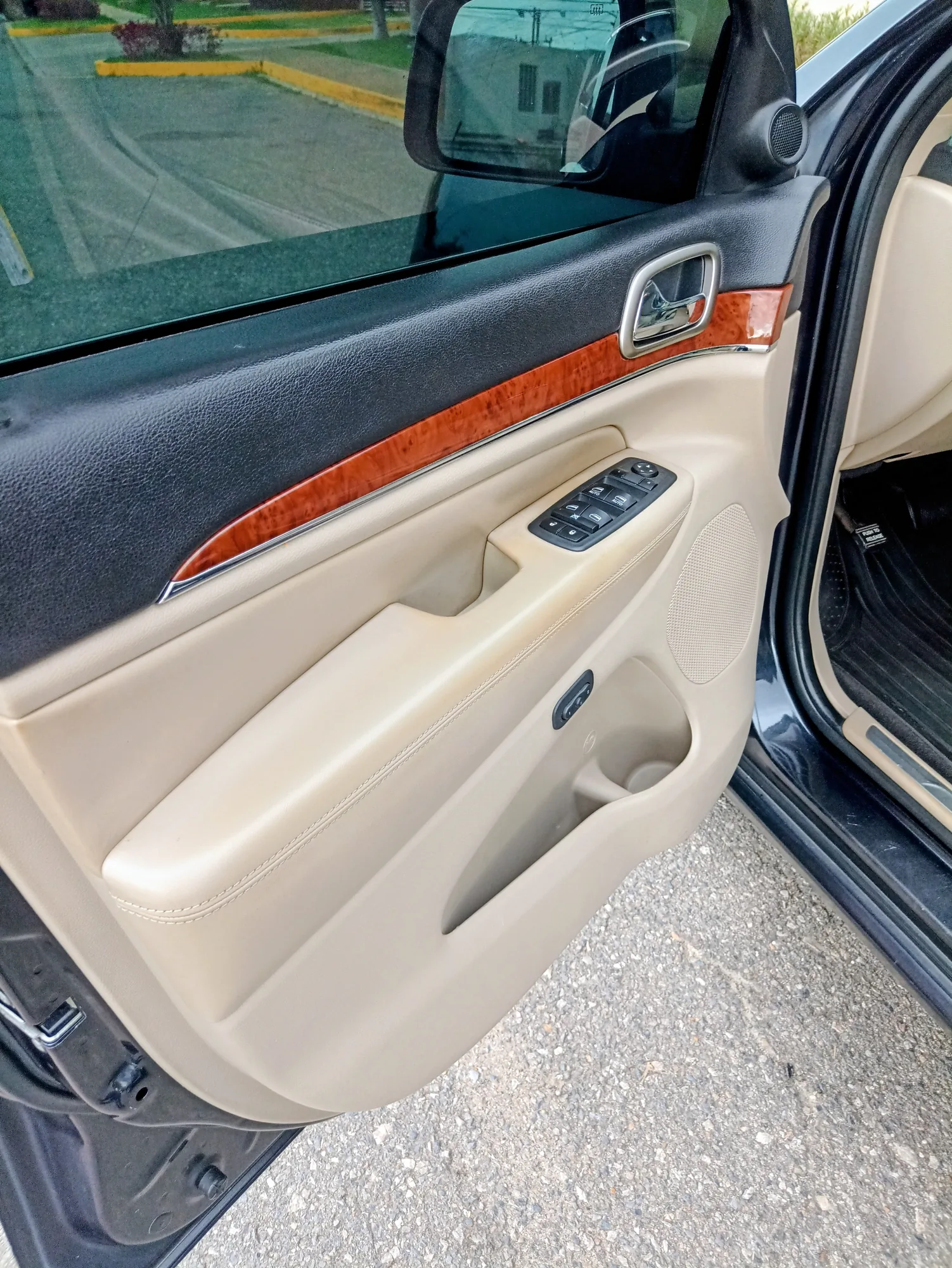 Camioneta Jeep Grand Cherokee 4G 2011 Sport wagon en Barcelona — foto 7