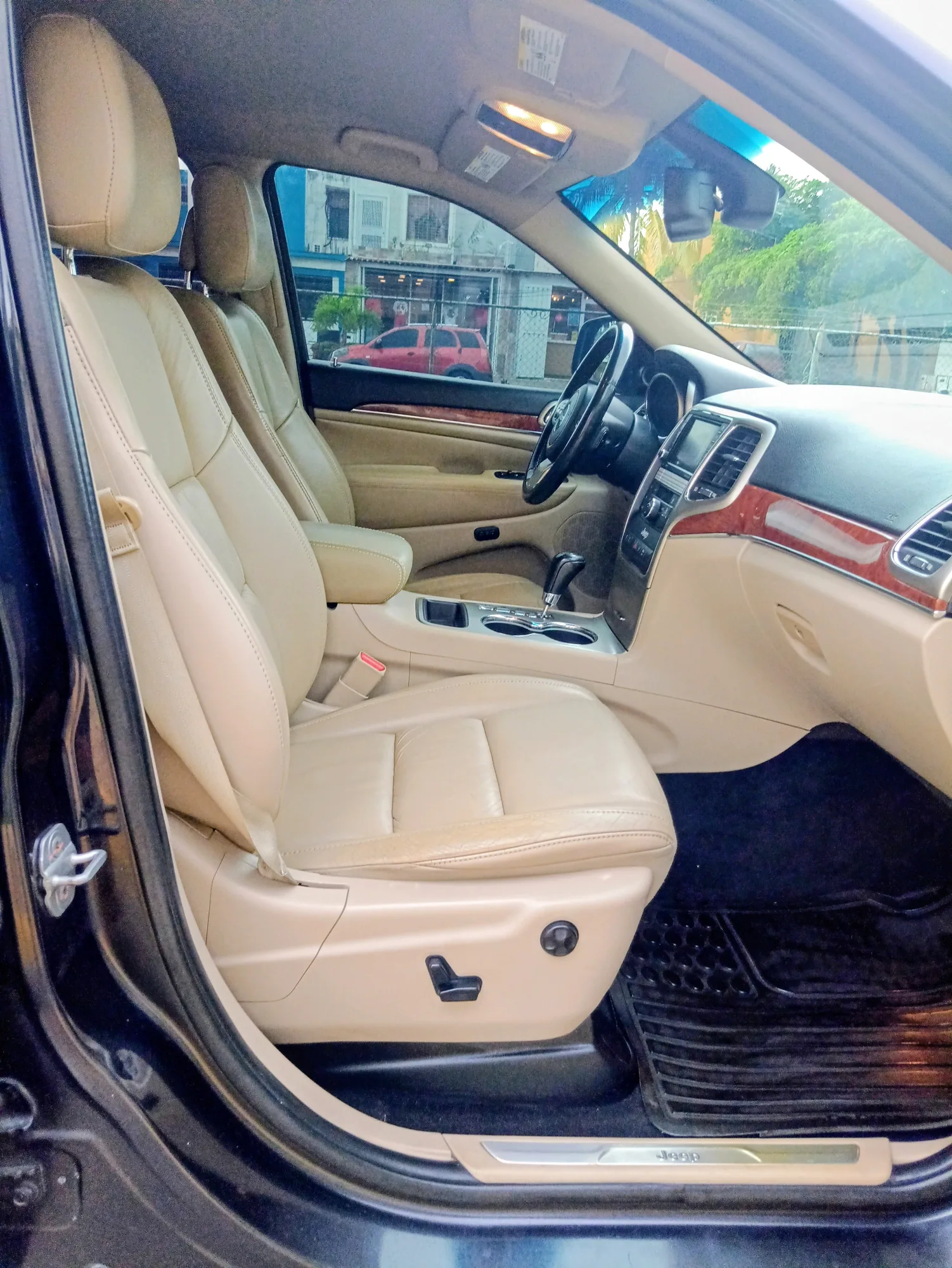 Camioneta Jeep Grand Cherokee 4G 2011 Sport wagon en Barcelona — foto 9
