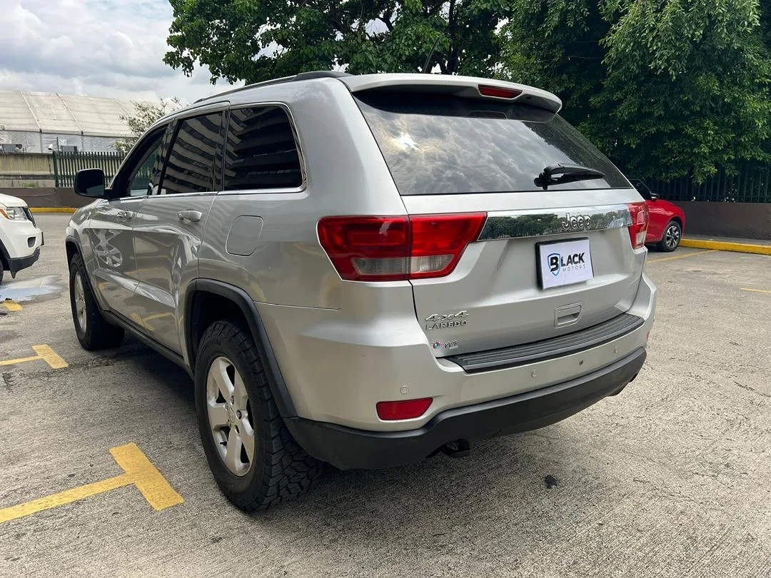 Camioneta Jeep Grand Cherokee Limited 2011 en Caracas
