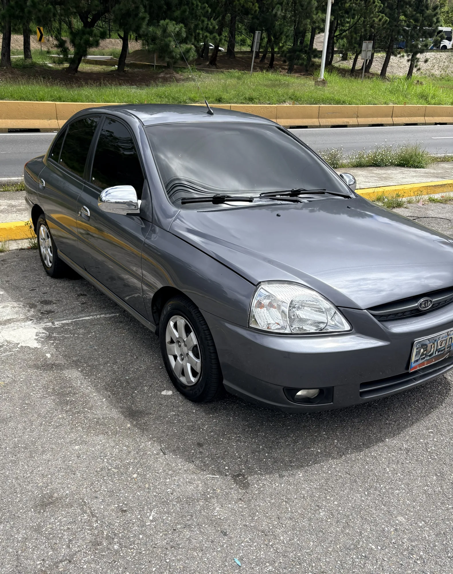 Sedán Kia Rio 2012 Stylus en San Antonio de Los Altos — foto 3