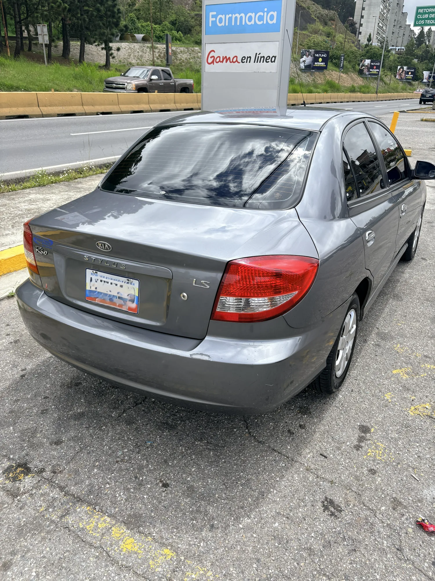 Sedán Kia Rio 2012 Stylus en San Antonio de Los Altos — foto 4