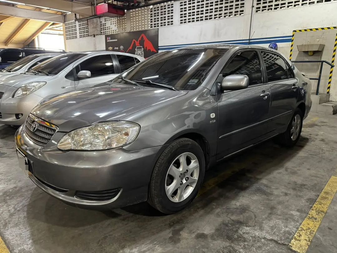 Sedán Toyota Corolla 2008 GLI en Caracas — foto 4