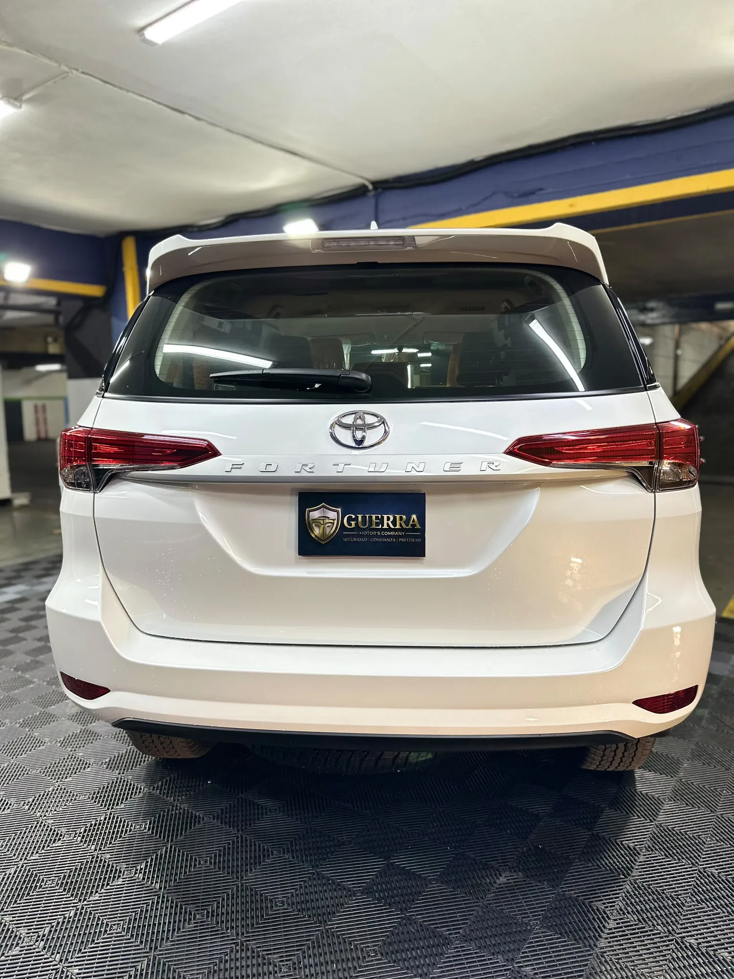 Camioneta Toyota Fortuner 2025 en Caracas — foto 3