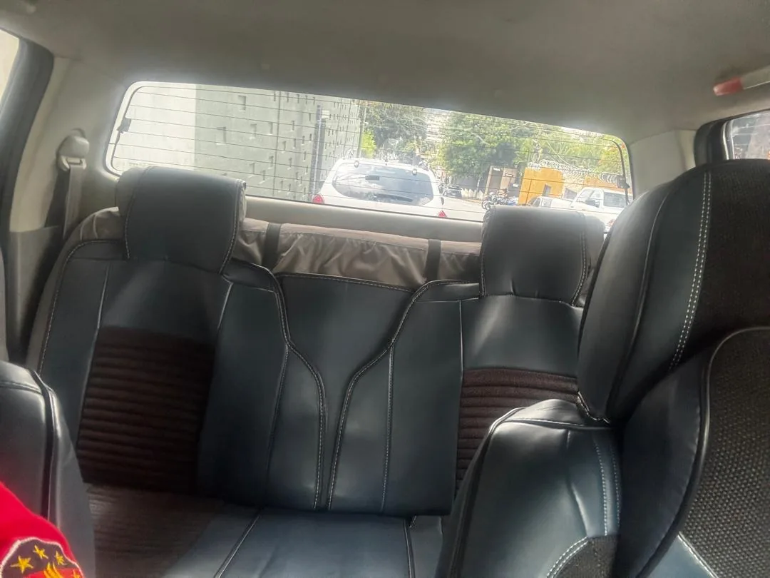 Camioneta Toyota Hilux 2011 2.7 sinconica en Chacao, Caracas — foto 4