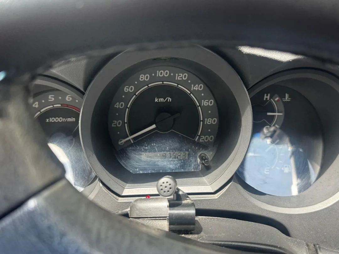Camioneta Toyota Hilux 2011 2.7 sinconica en Chacao, Caracas — foto 6