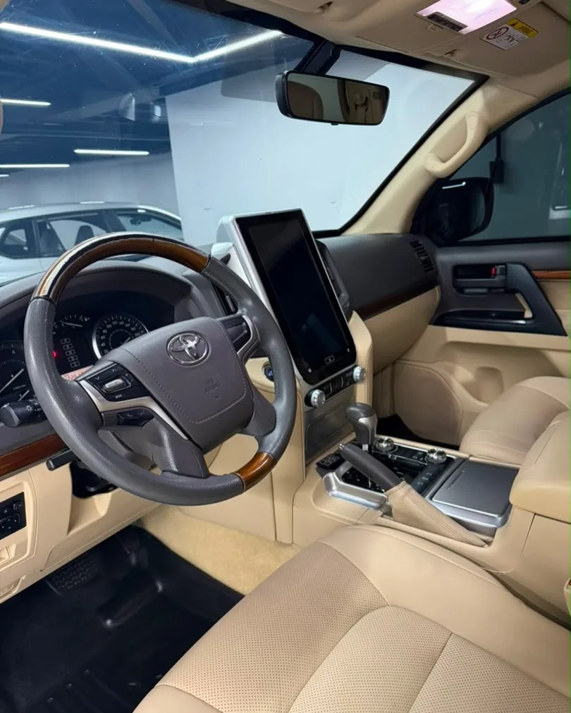Camioneta Toyota Land Cruiser 200 GXR 2018 en Caracas — foto 5
