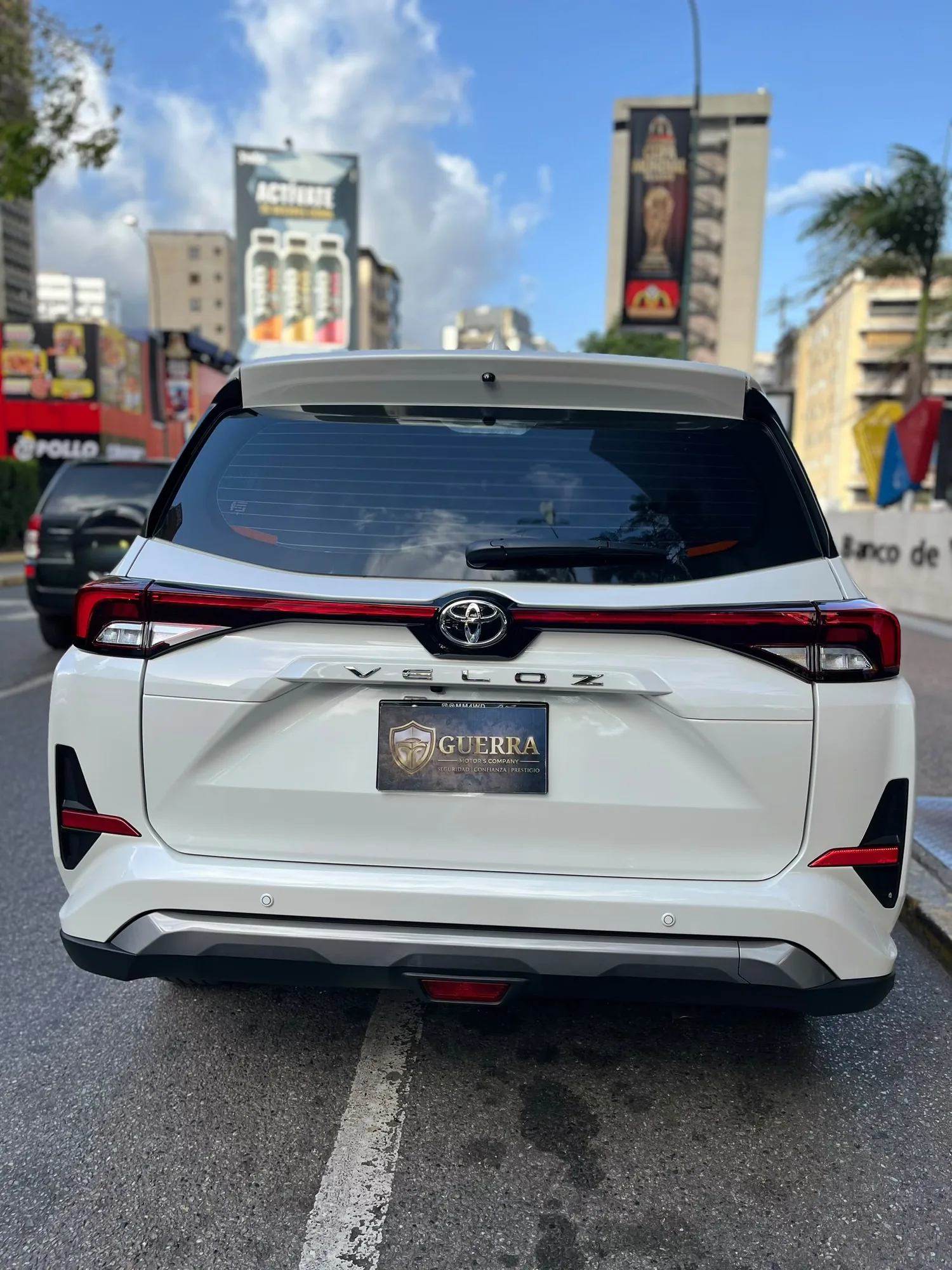 Camioneta Toyota Veloz 2024 en Caracas — foto 3