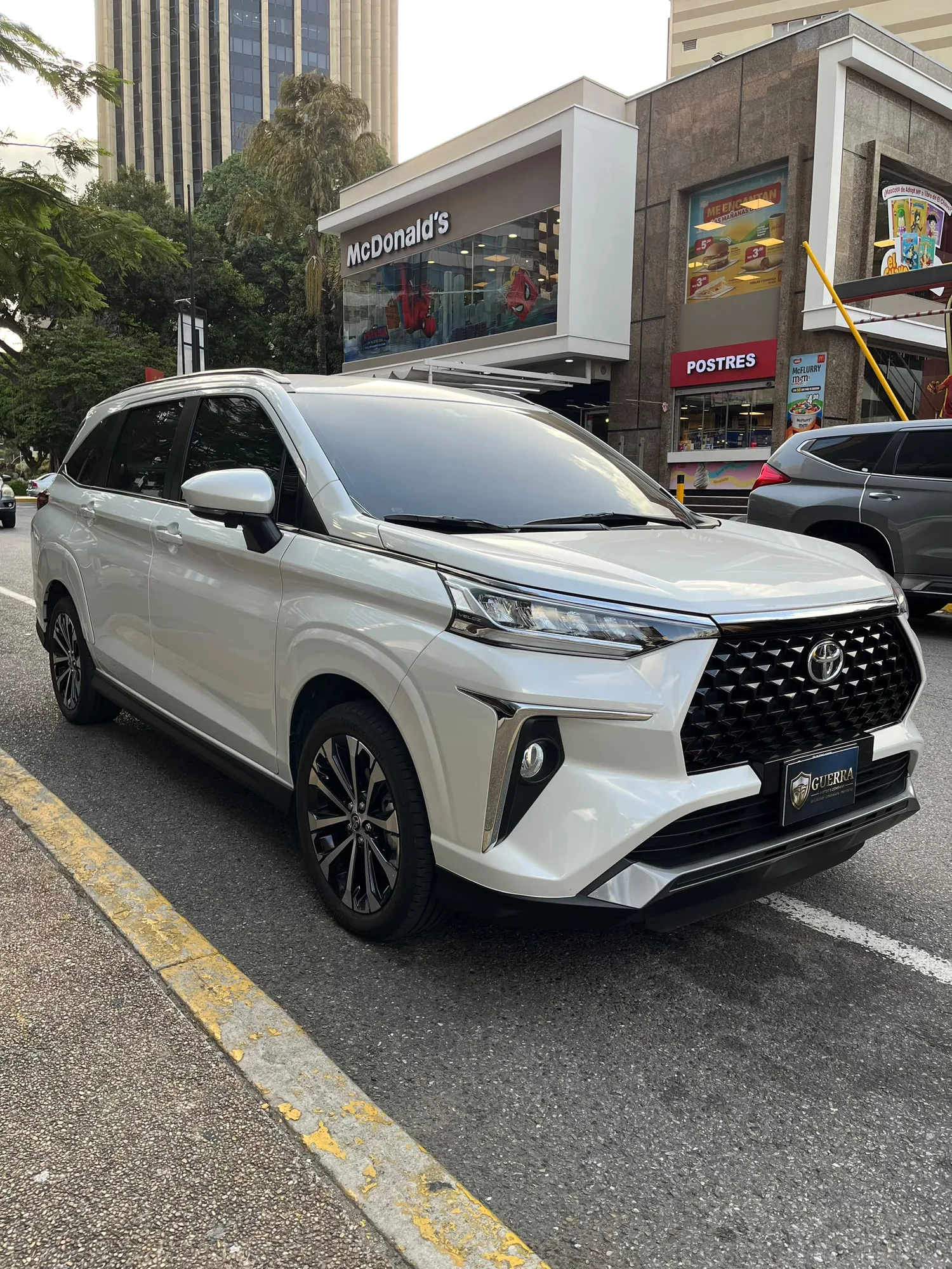 Camioneta Toyota Veloz 2024 en Caracas — foto 4