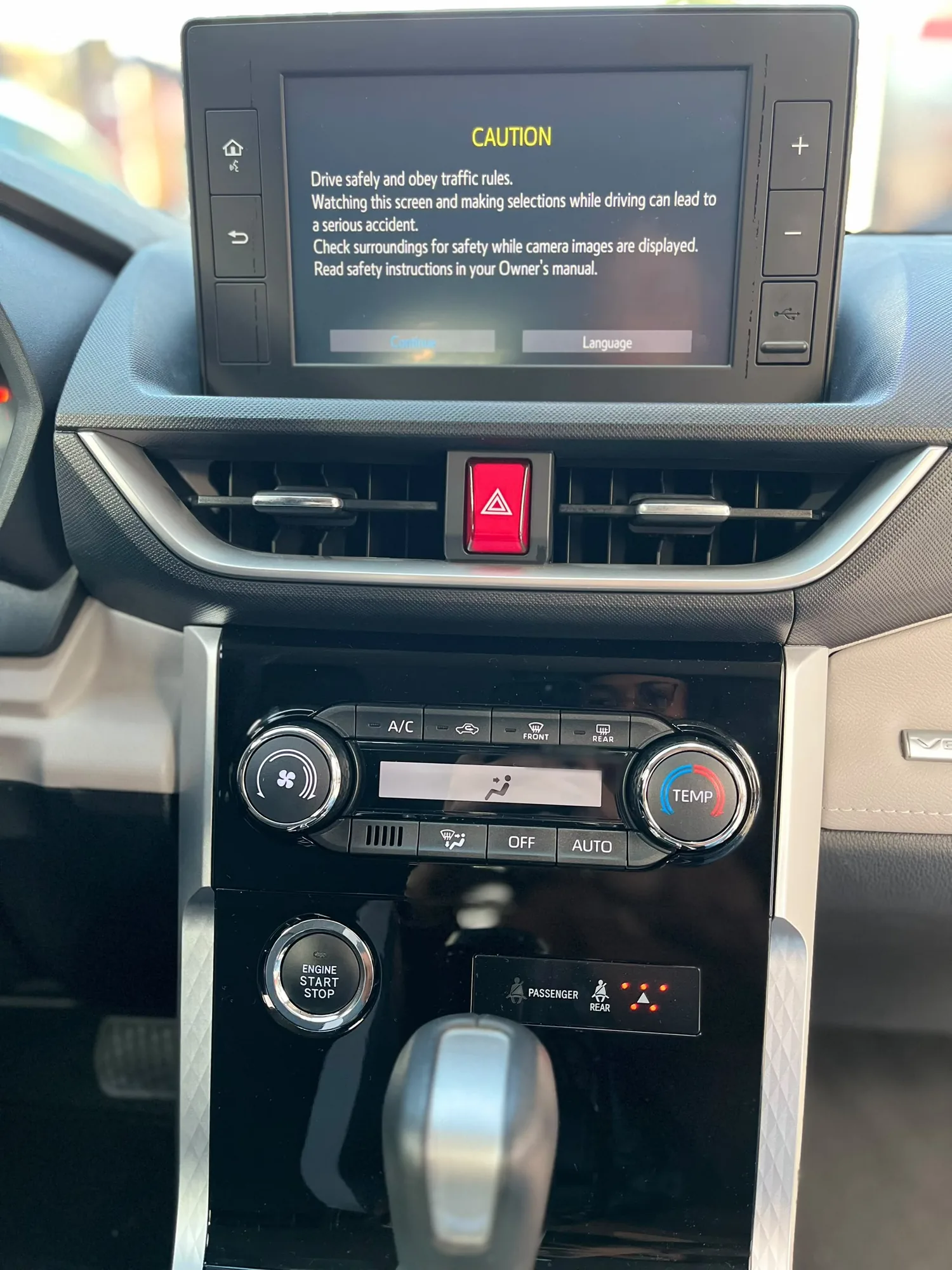 Camioneta Toyota Veloz 2024 en Caracas — foto 6