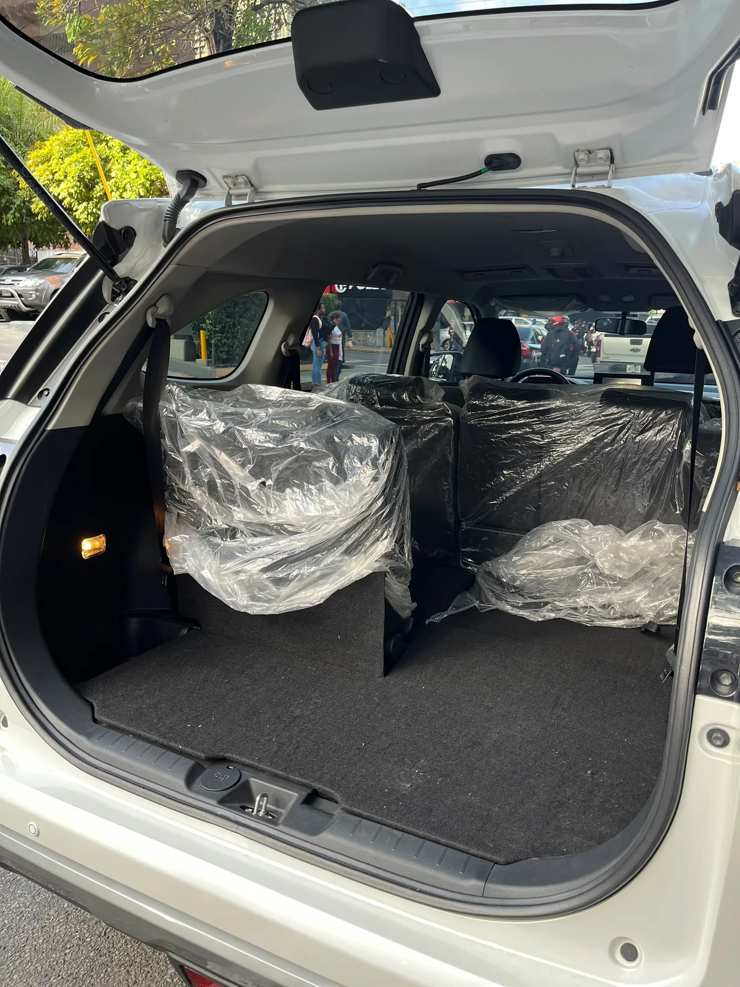 Camioneta Toyota Veloz 2024 en Caracas — foto 8