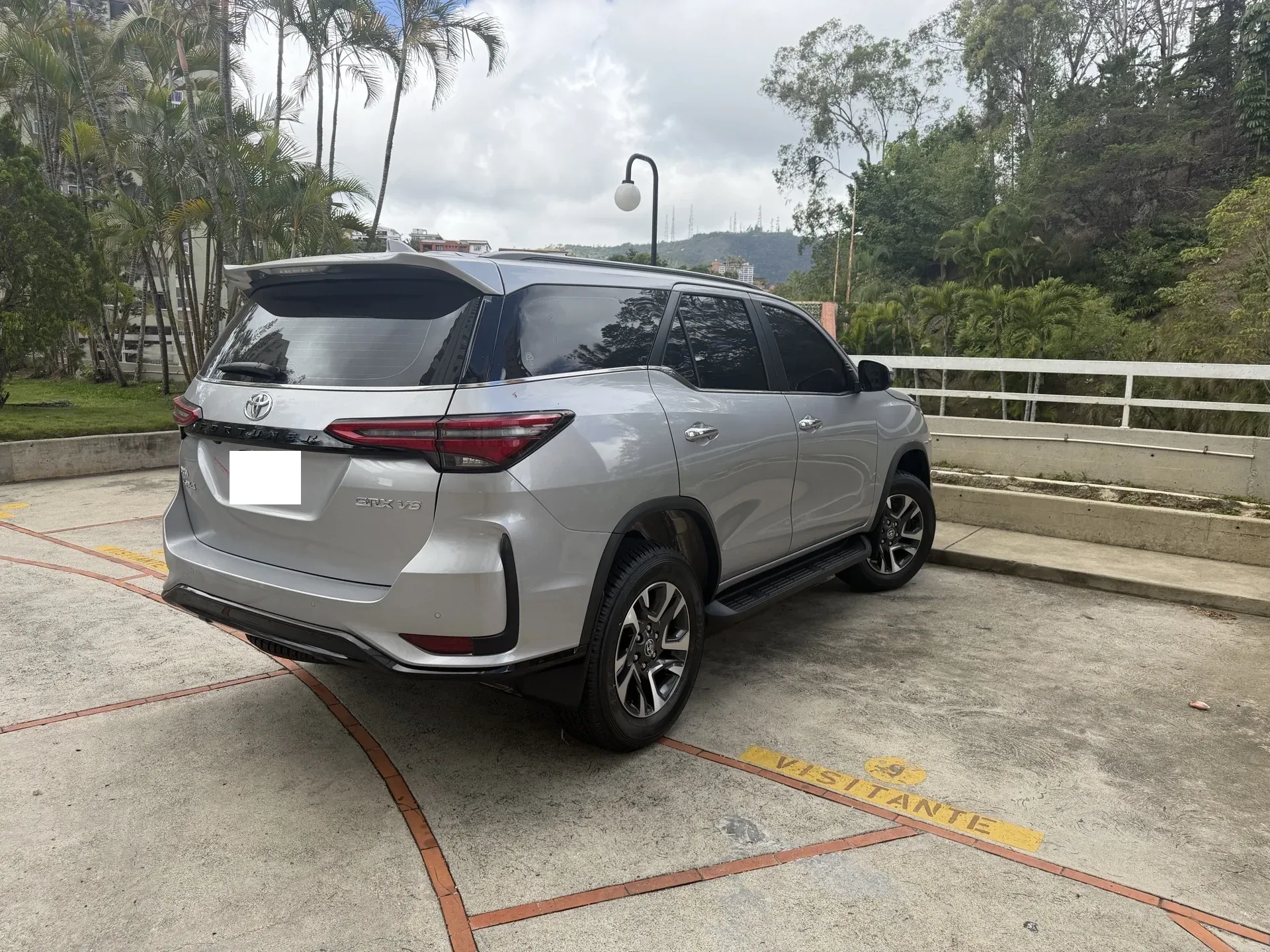 Camioneta Toyota Fortuner SRX 2026 Sw4 en Caracas — foto 4