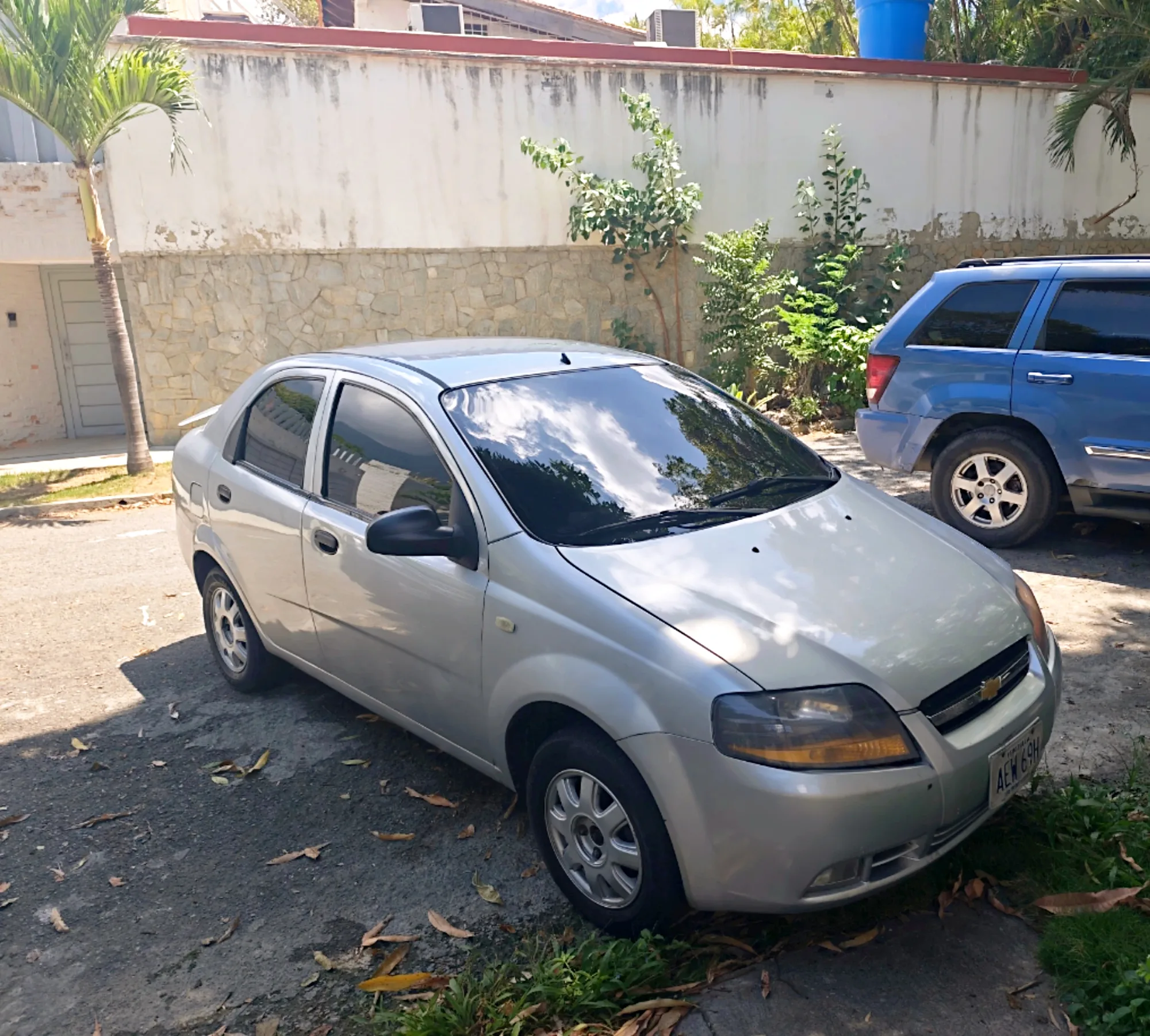 Sedán Chevrolet Aveo 2005 en Caracas — foto 2