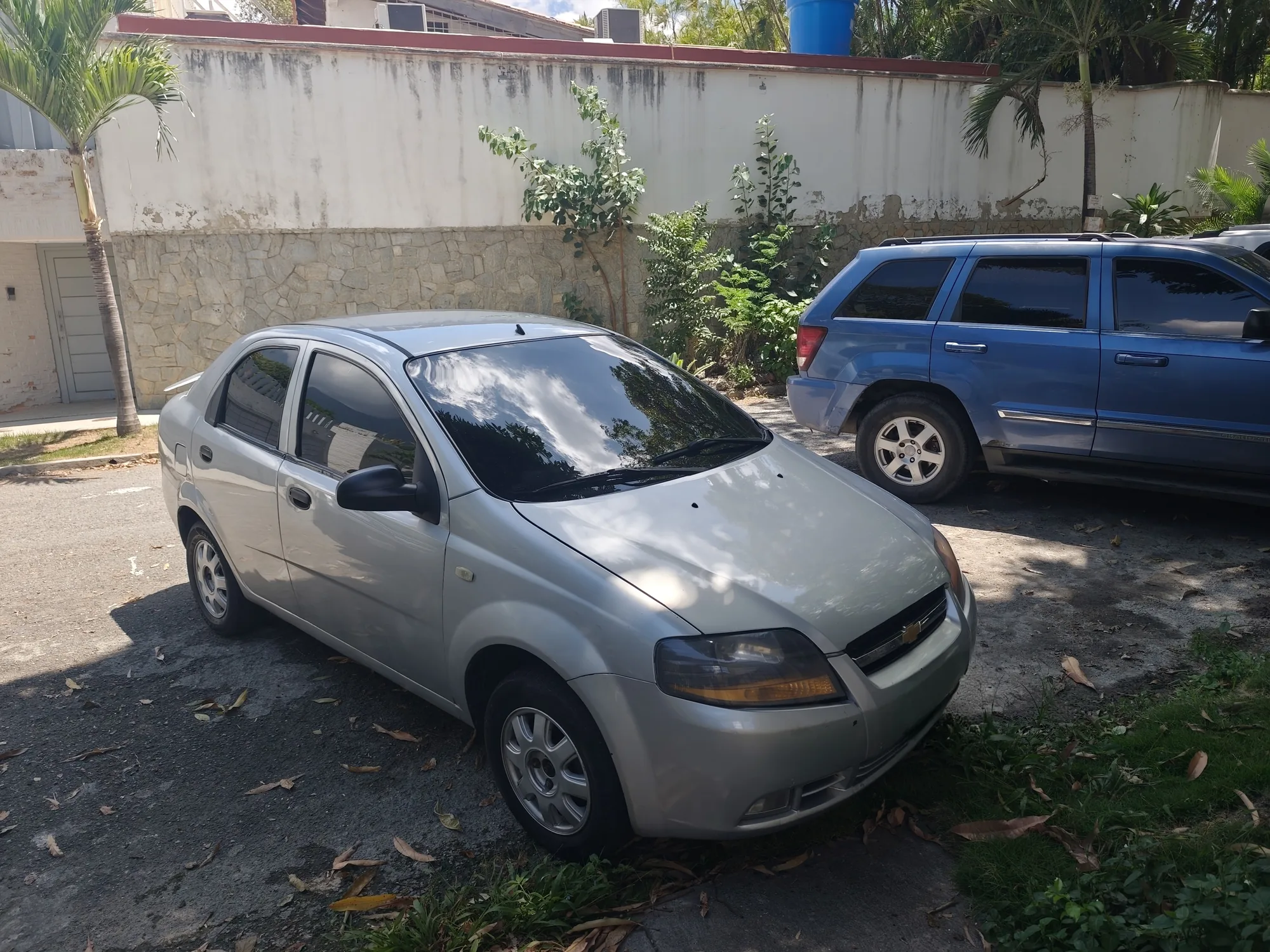 Sedán Chevrolet Aveo 2005 en Caracas — foto 3