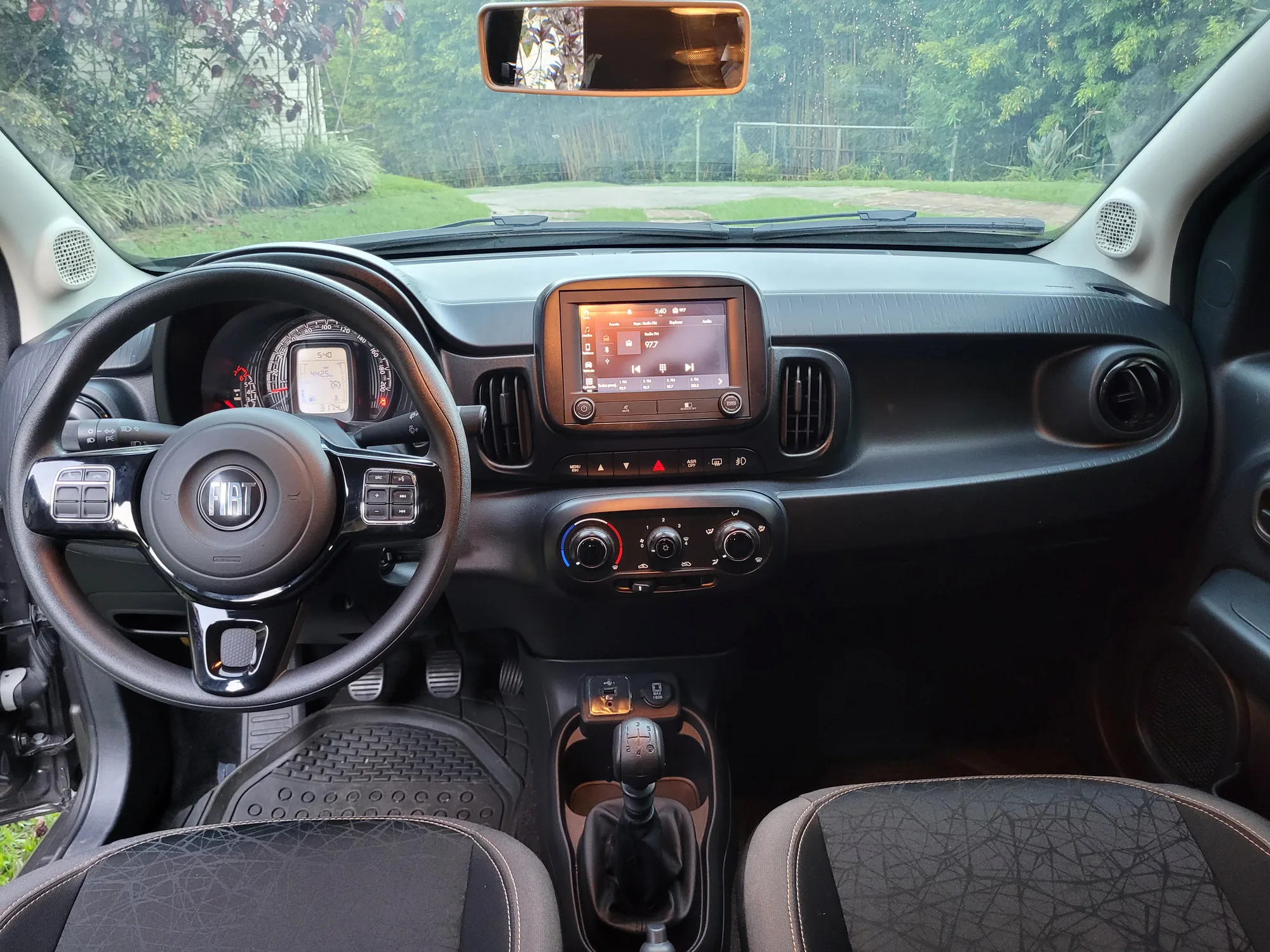 Hatchback Fiat Mobi 2024 en Caracas — foto 5