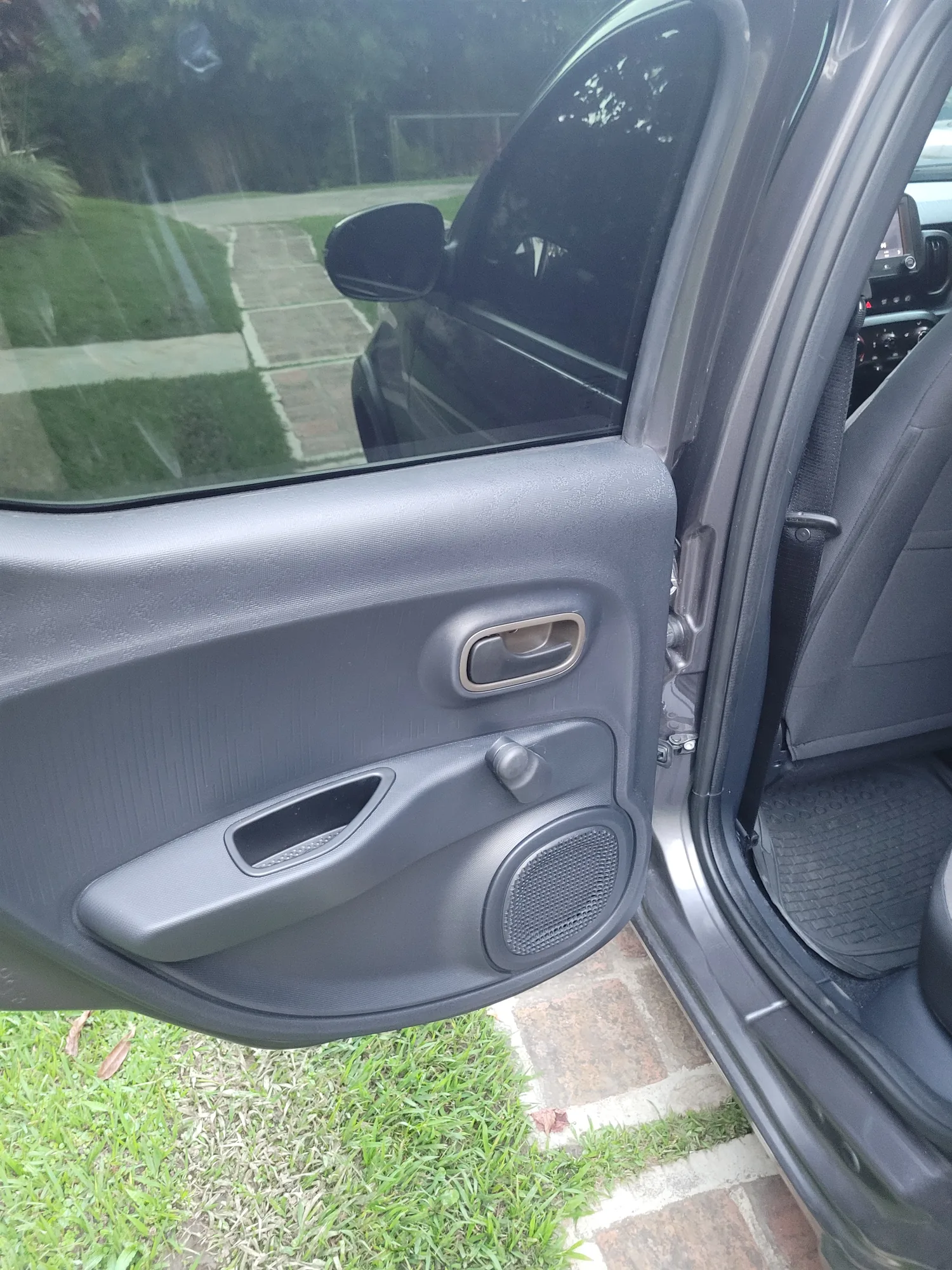 Hatchback Fiat Mobi 2024 en Caracas — foto 7