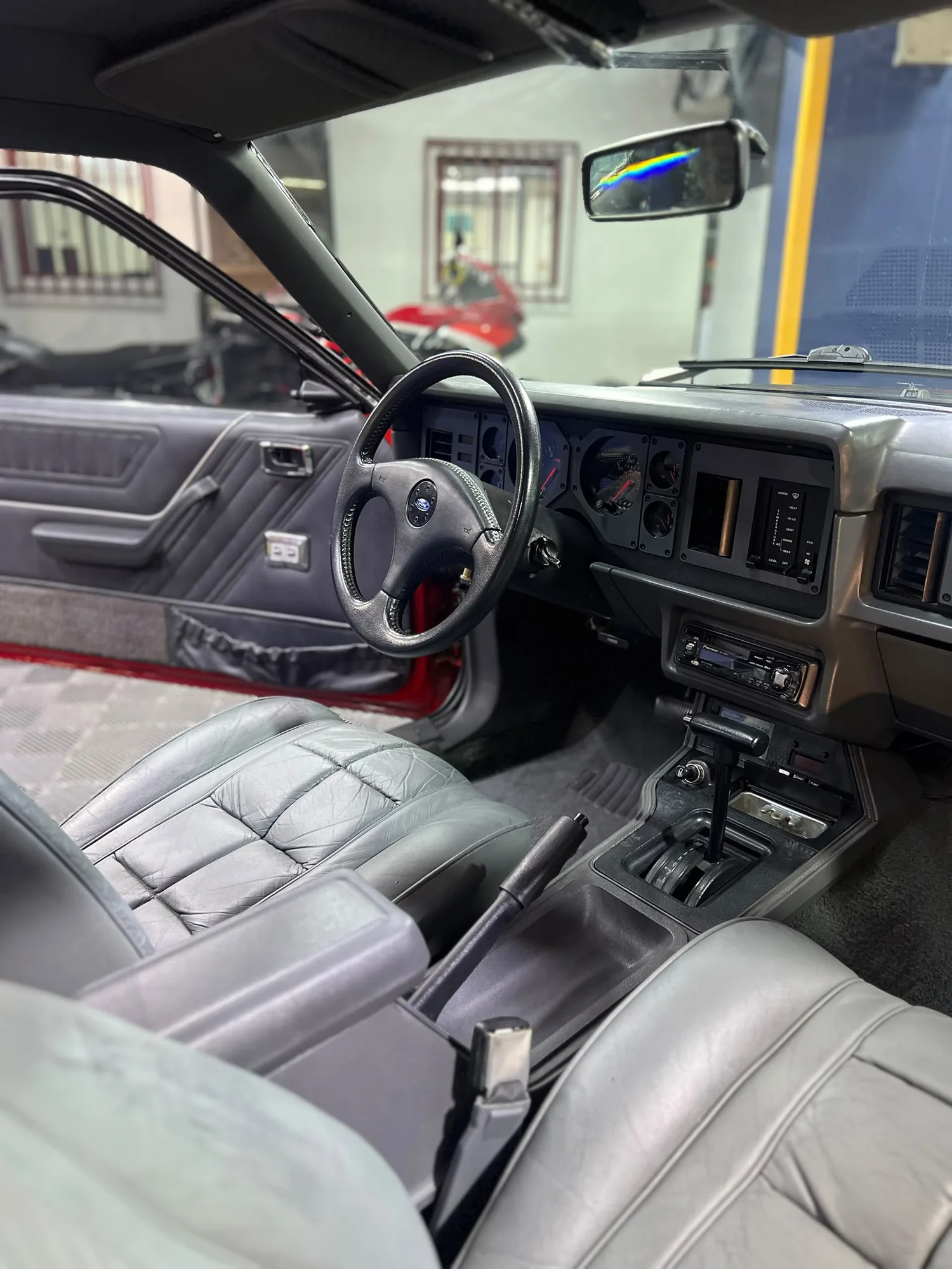 Hatchback Ford Mustang 1990 en Caracas — foto 5