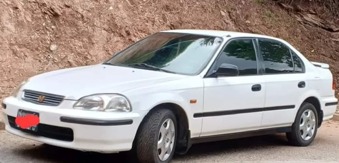 Sedán Honda Civic 1998 en Caracas — foto 2