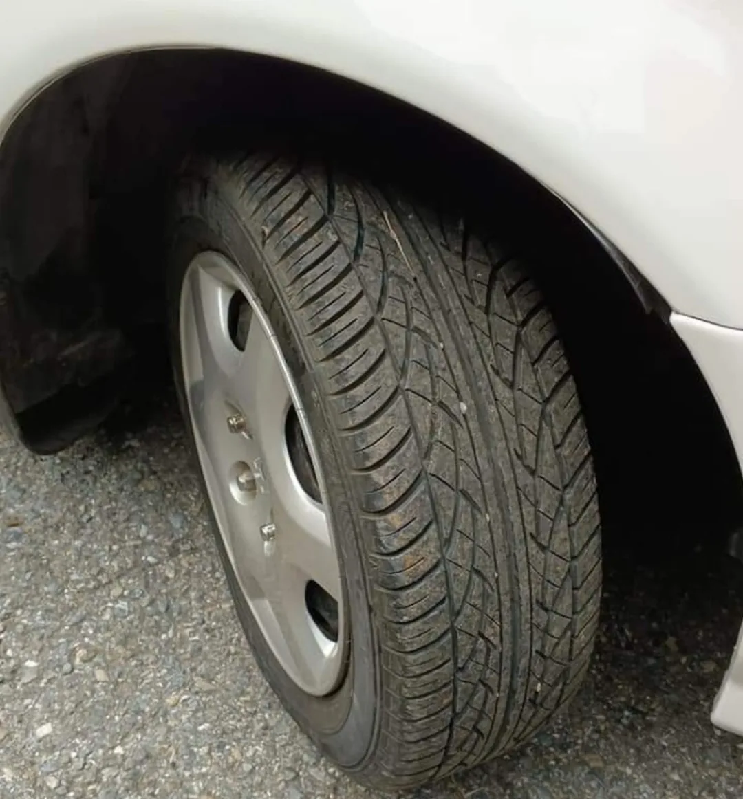 Sedán Honda Civic 1998 en Caracas — foto 9