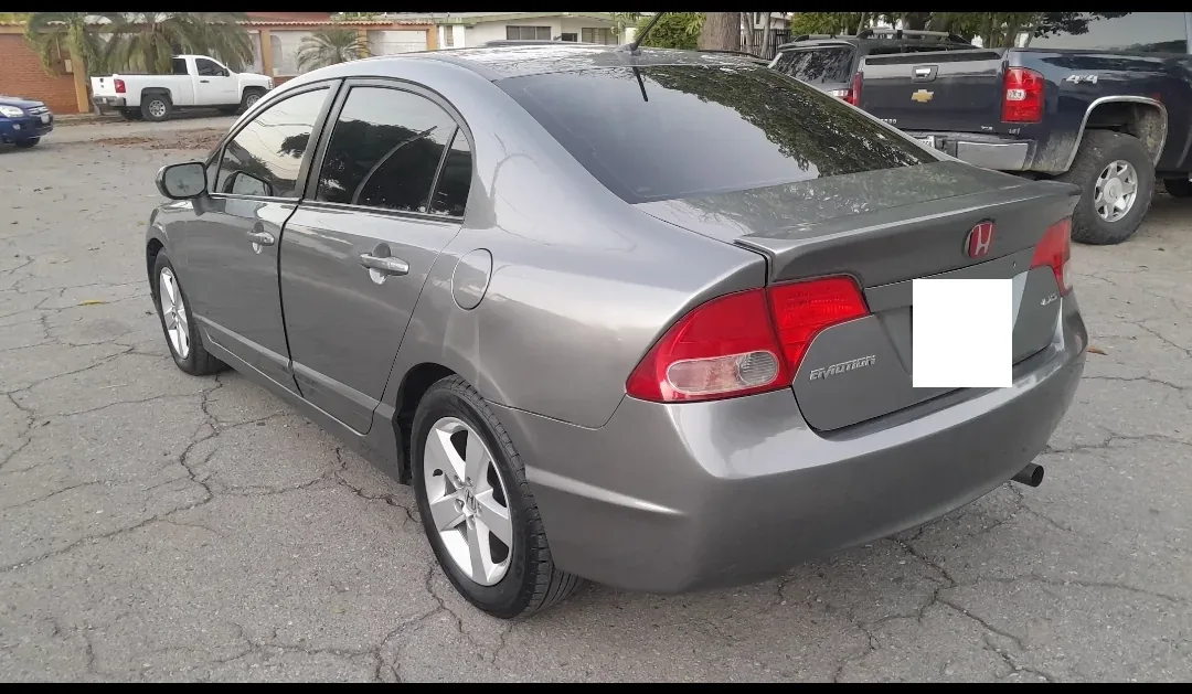 Sedán Honda Civic Emotion 2007 Emotion LXS en Barquisimeto — foto 5