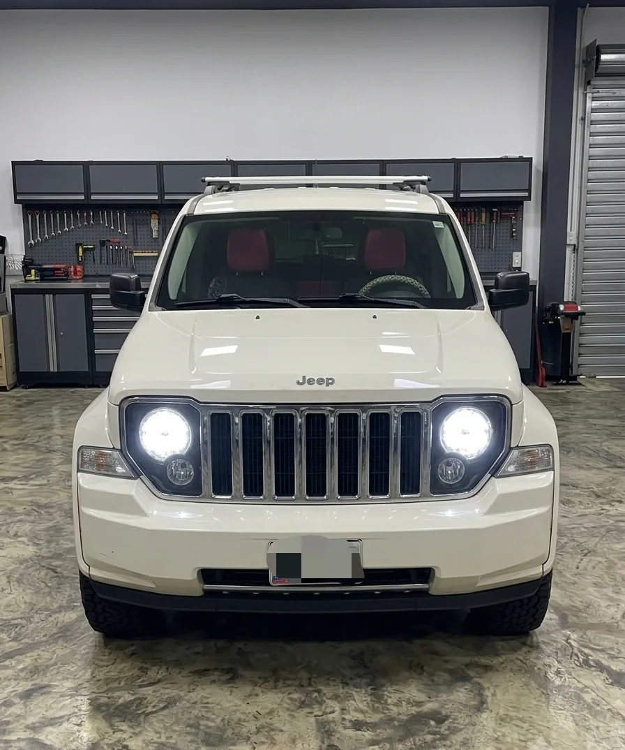Camioneta Jeep Cherokee kk 2009 KK en Valencia