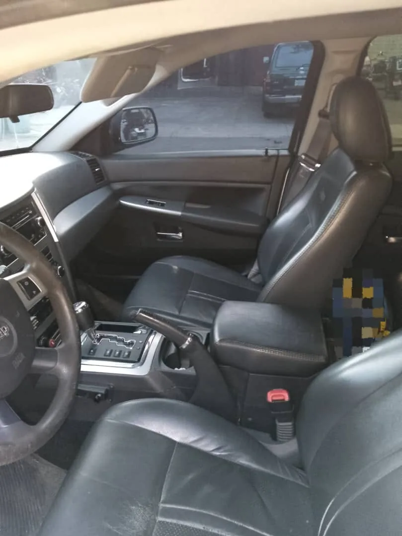 SUV Jeep Grand Cherokee L 2009 Xl en Caracas — foto 2