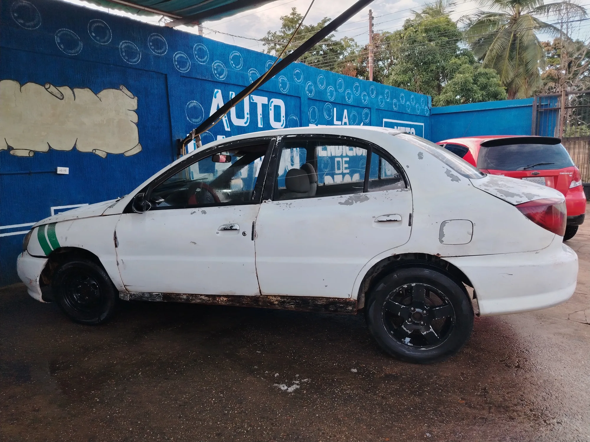 Sedán Kia Rio 2002 Rio en Distrito Morichal — foto 4