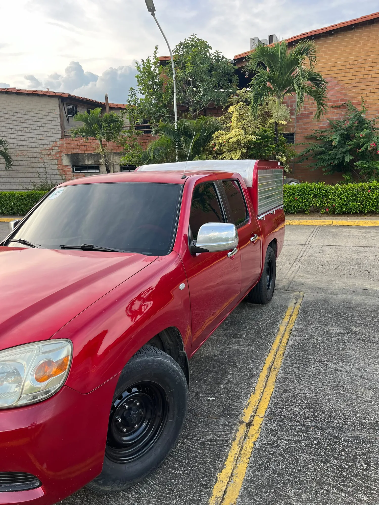 Camioneta Mazda BT-50 2012 4x2 en Guatire — foto 3