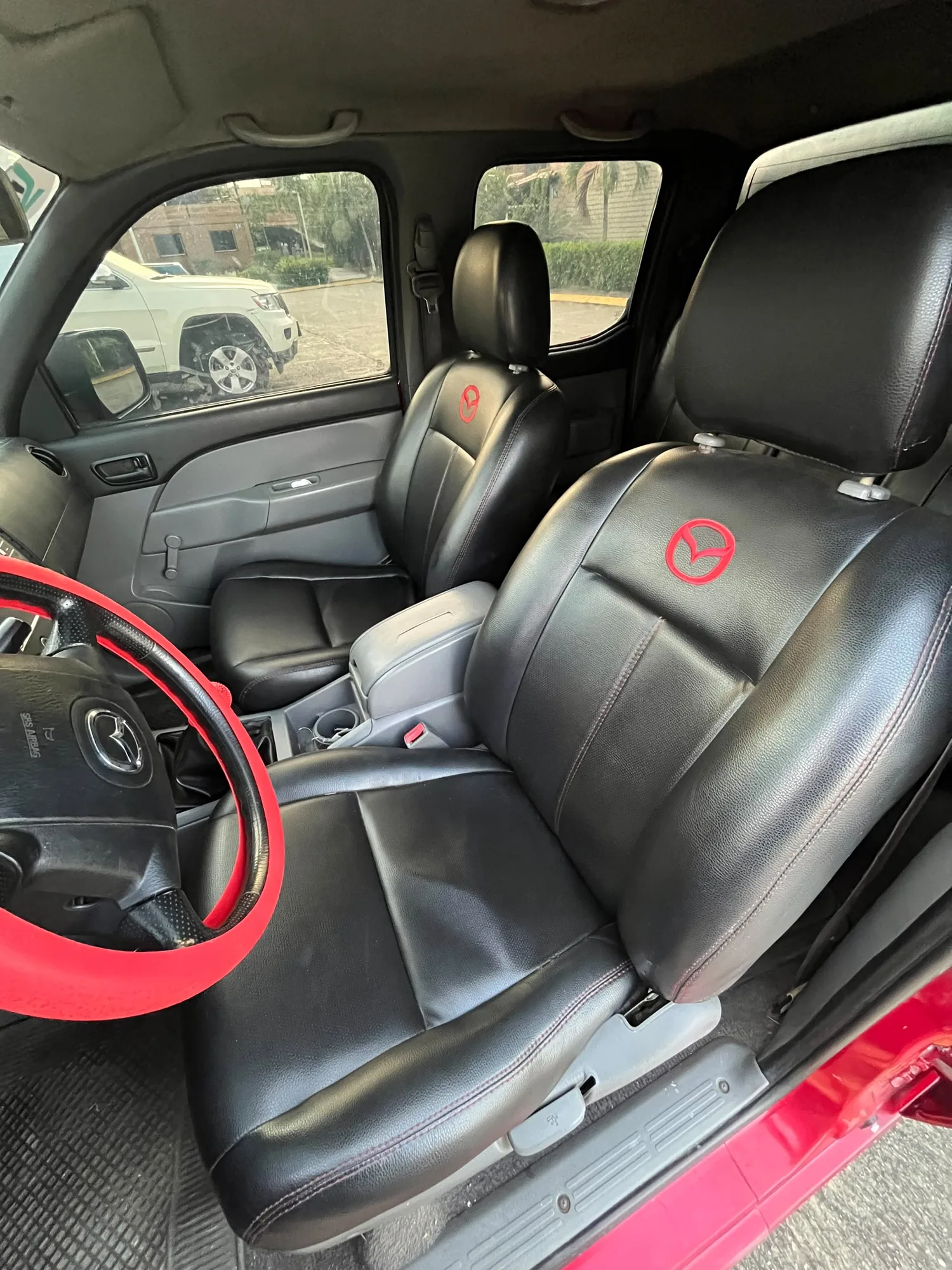 Camioneta Mazda BT-50 2012 4x2 en Guatire — foto 6