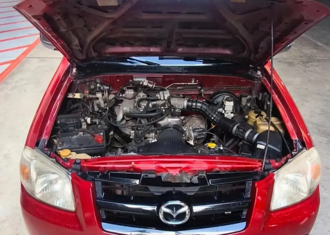 Camioneta Mazda BT-50 2012 4x2 en Guatire — foto 9