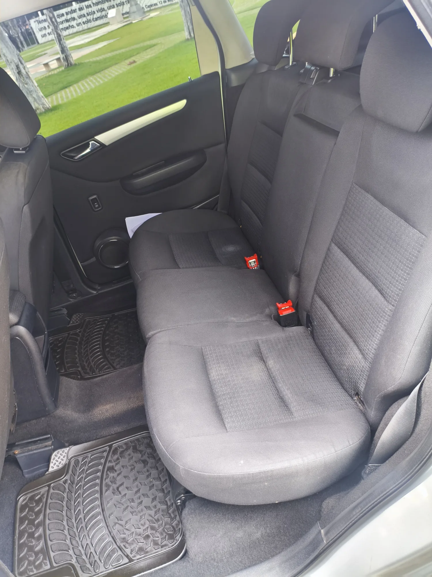 Sedán Mercedes-Benz Clase B 2006 B200 en Caracas — foto 11