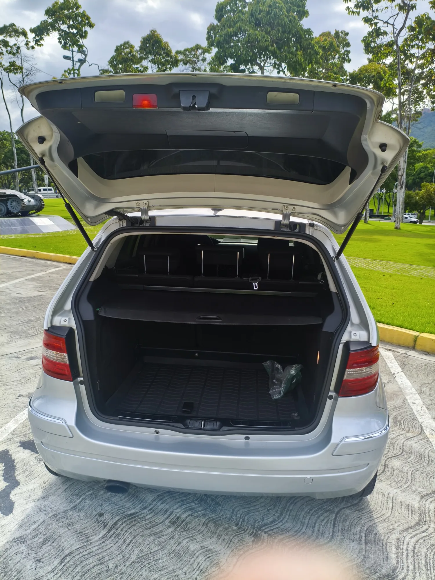 Sedán Mercedes-Benz Clase B 2006 B200 en Caracas — foto 13