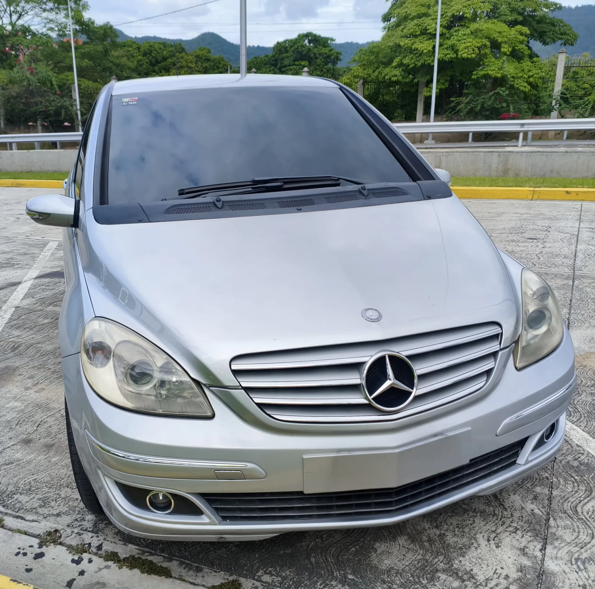 Sedán Mercedes-Benz Clase B 2006 B200 en Caracas — foto 5