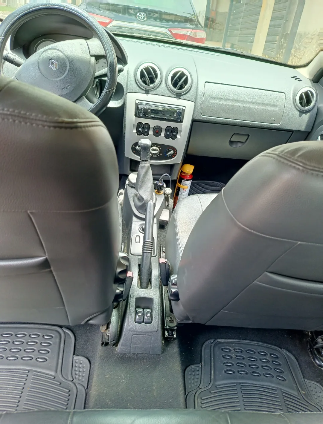 Hatchback Renault Sandero 2009 1.6 8v en Caracas — foto 6